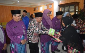 Ketua DPRD Mempawah Pesan Jemaah Haji Jaga Kesehatan dan Nama Baik Daerah