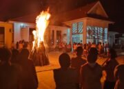 Api Unggun Kemah Pramuka Kwarran Sungai Pinyuh Khidmat dan Penuh Semangat