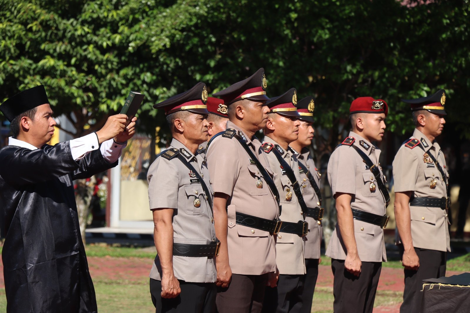 Serah terima jabatan di Polres Mempawah.