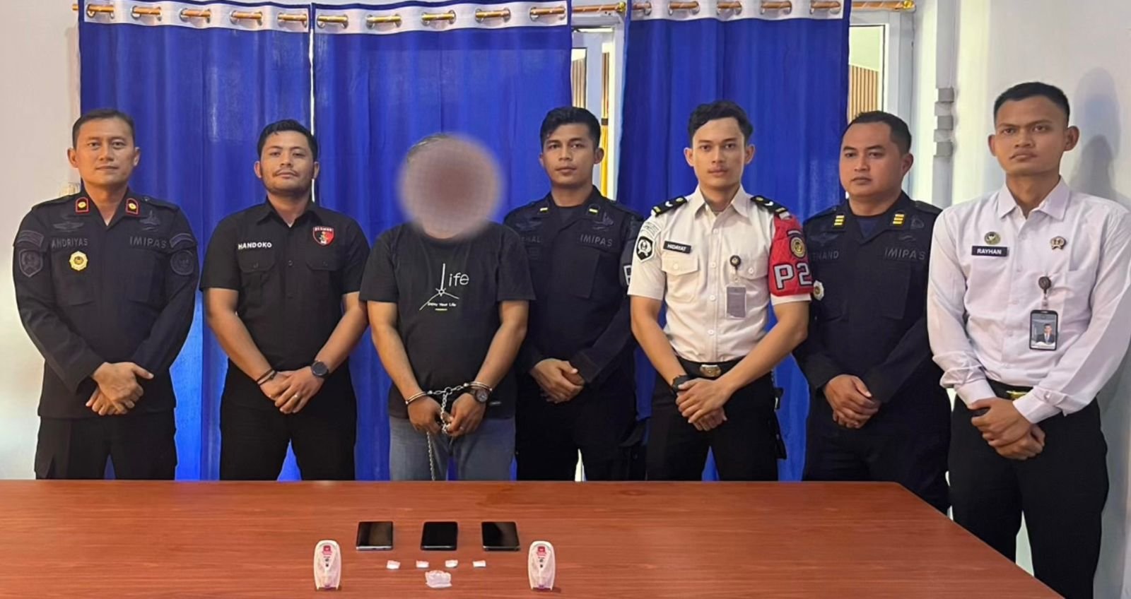 DIBORGOL, orang yang berusaha menyelundupkan narkoba ke dalam Rutan Sambas berhasil ditangkap.