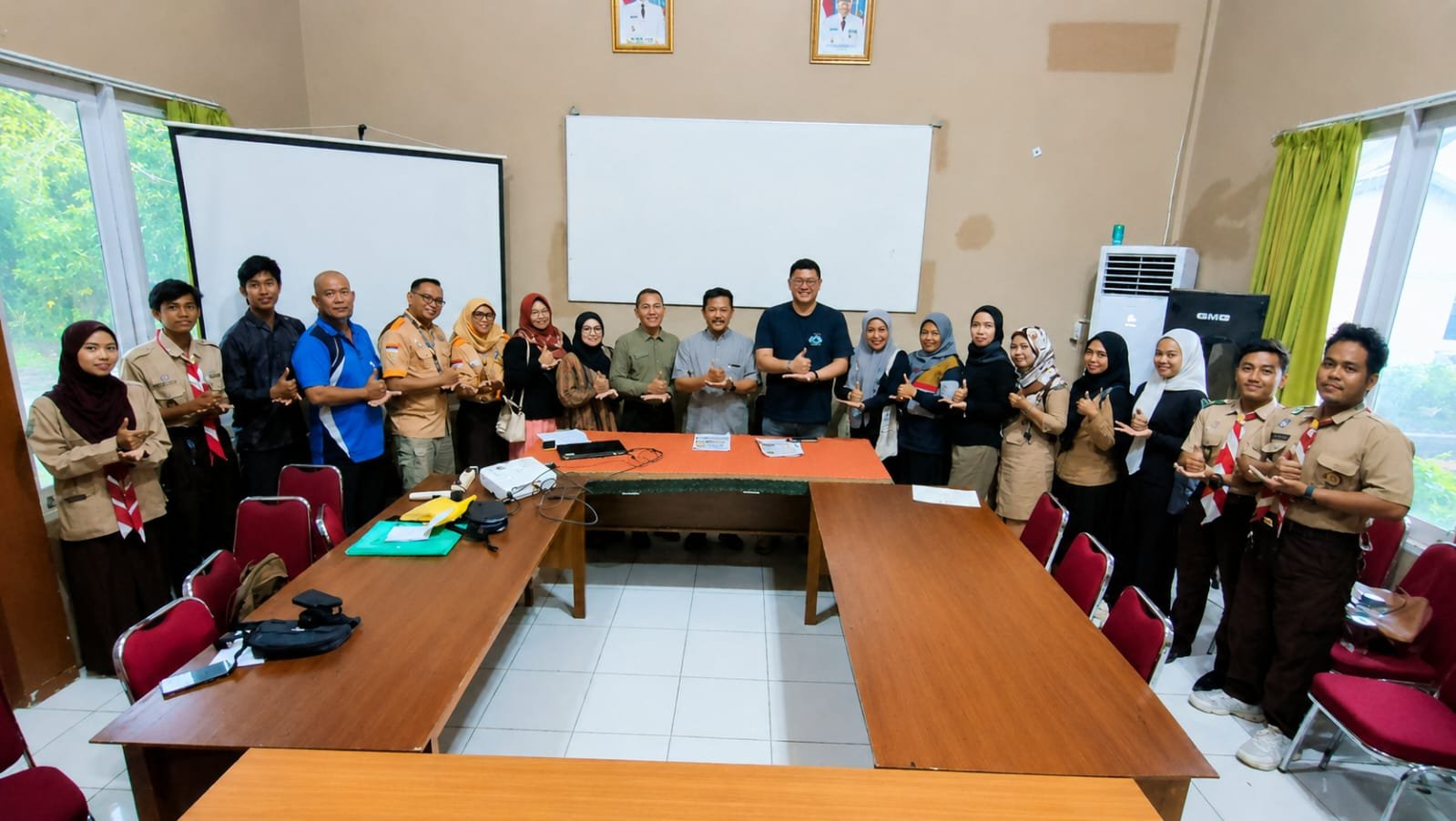Kwartir Ranting (Kwarran) Gerakan Pramuka Sungai Pinyuh mulai mematangkan persiapan pelantikan pengurus baru dan rangkaian peringatan Hari Pramuka 2026. Persiapan itu dibahas dalam rapat konsultasi dan koordinasi yang digelar di Aula Kantor Camat Sungai Pinyuh, Jumat (22/5).