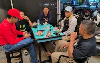 Solar Subsidi Sulit Didapat, Ferdinan Dengar Keluhan Sopir Truk di Kecamatan Tebas