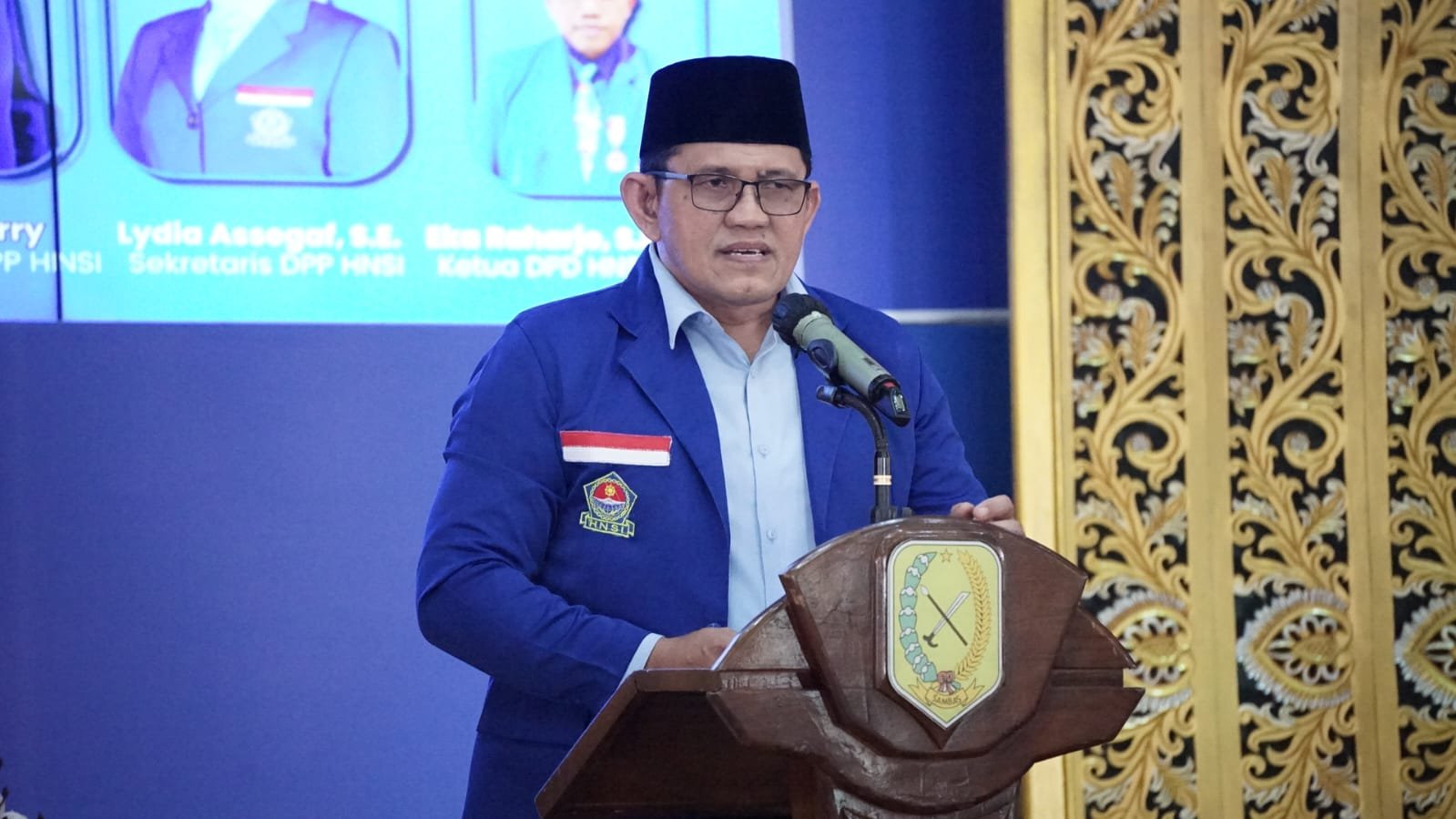 Wabup Sambas, Heroaldi Djuhardi Alwi menyampaikan sambutannya usai dilantik jadi Ketua Himpunan Nelayan Seluruh Indonesia (HNSI) Kabupaten.