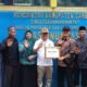 Bupati Sambas Satono didampingi Wakil Bupati Sambas, Heroaldi saat meresmikan Pasminumas di Teluk Keramat.