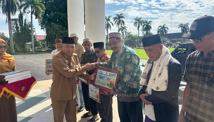 Alhamdulillah, Pemkab Mempawah Salurkan 12 Sapi Kurban untuk Masyarakat