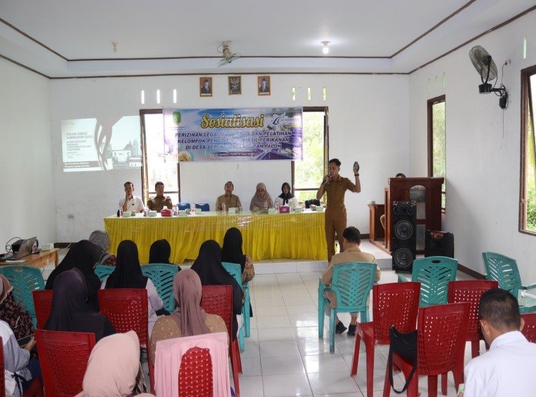 Sosialisasi Perizinan Legalitas Usaha dan Pelatihan Pengolahan Nugget Ikan yang digelar di Kantor Desa Sebubus, Kecamatan Paloh, Selasa 21 April 2026.