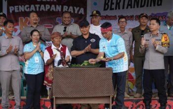 Bupati Ketapang Buka Turnamen Bola Voli Antar Desa Meriahkan HUT ke-16 Desa Pengatapan Raya