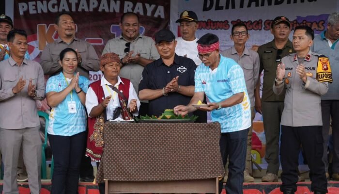 Bupati Ketapang Buka Turnamen Bola Voli Antar Desa Meriahkan HUT ke-16 Desa Pengatapan Raya