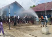 Lulus 100 Persen, SDN 01 Sungai Pinyuh Lepas 57 Peserta Didik dengan Tradisi Basah-basahan