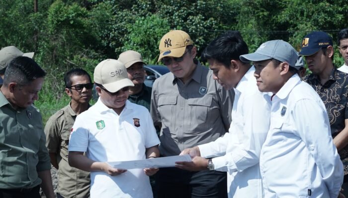 Bupati Satono dan Herzaky Tinjau Lokasi Sekolah Rakyat di Jalan Penakalan Sambas
