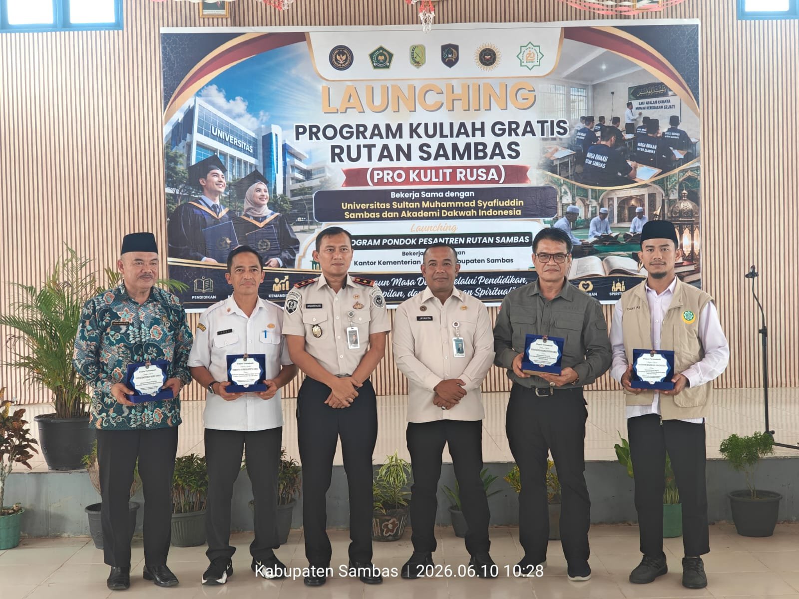 Momen launching program kuliah gratis di Rutan Sambas.
