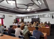 Rapat kerja membahas solar subsidi di Kabupaten Mempawah bersama lintas sektoral.