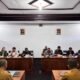 DPRD dan sejumlah pihak terkait melaksanakan rapat kerja membahas solar subsidi untuk nelayan dan petani.