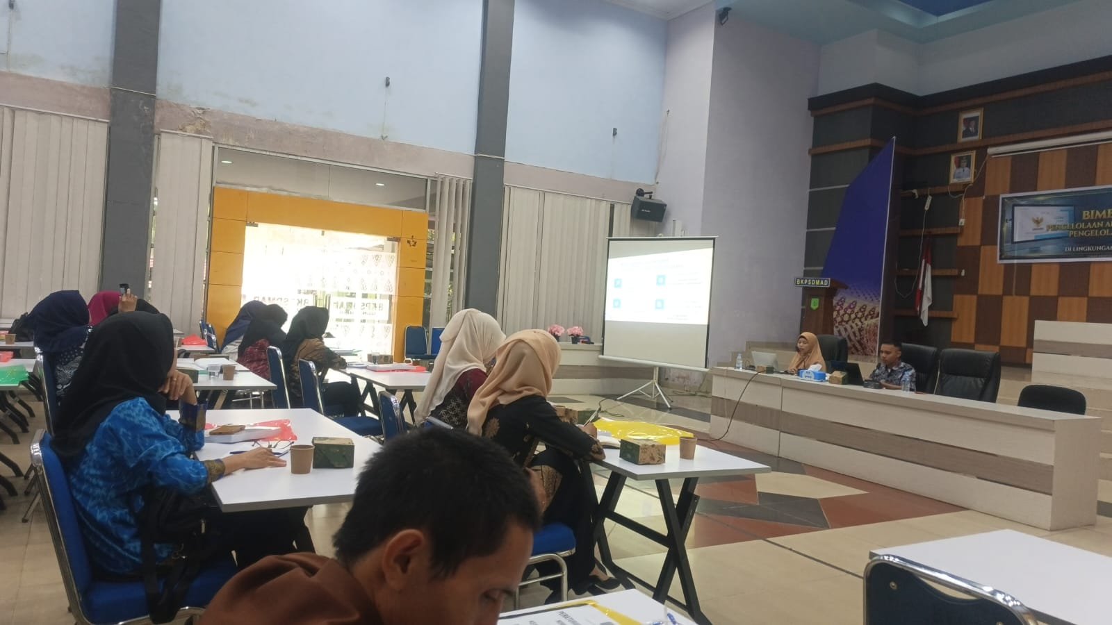 Bimtek pengelolaan arsip konvensional di BKPSDMAD Kabupaten Sambas.