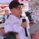 Kepala Dinas Perikanan Peternakan dan Kesehatan Hewan Kabupaten Sambas, Hendy Wijaya saat berdialog dengan masyarakat.
