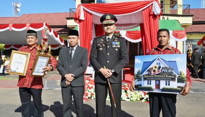 Kapolres Ketapang Pimpin Upacara Hari Bhayangkara ke-80, Bacakan Arahan Presiden