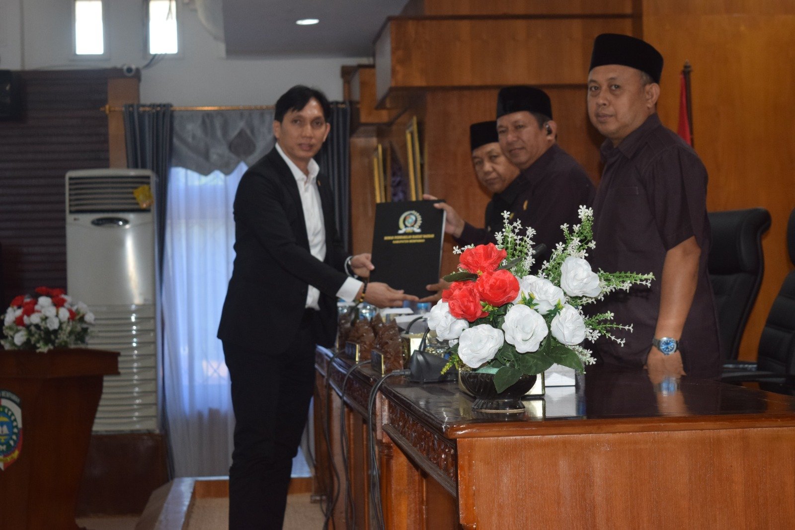 Juru bicara fraksi PDIP, DPRD Kabupaten Mempawah, M. Vebrianto.