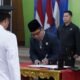 Bupati Sambas, Satono melantik sejumlah pejabat di lingkungan Pemkab.