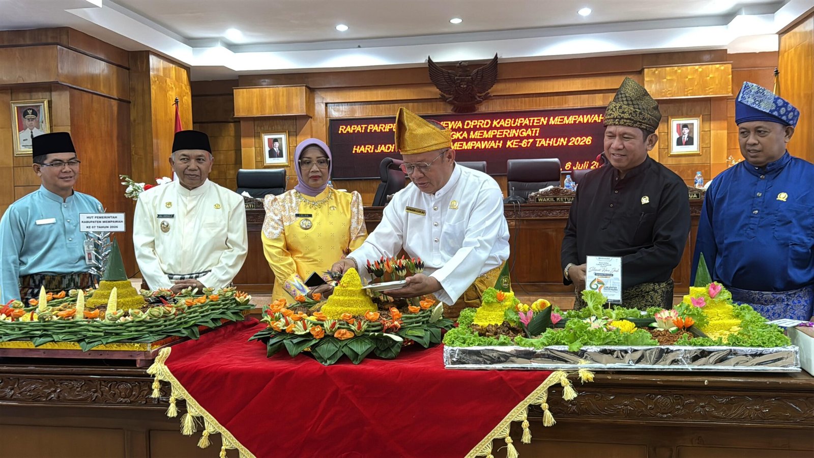 Momen HUT Kabupaten Mempawah di DPRD.