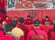 Ferdinan Syolihin Serahkan SK Pengurus PAC PDIP Kabupaten Sambas Periode 2025-2030