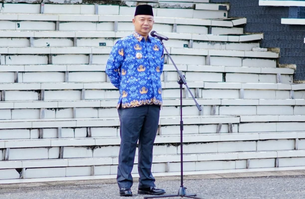 Bupati Ketapang Alexander Wilyo pimpin apel gabungan ASN