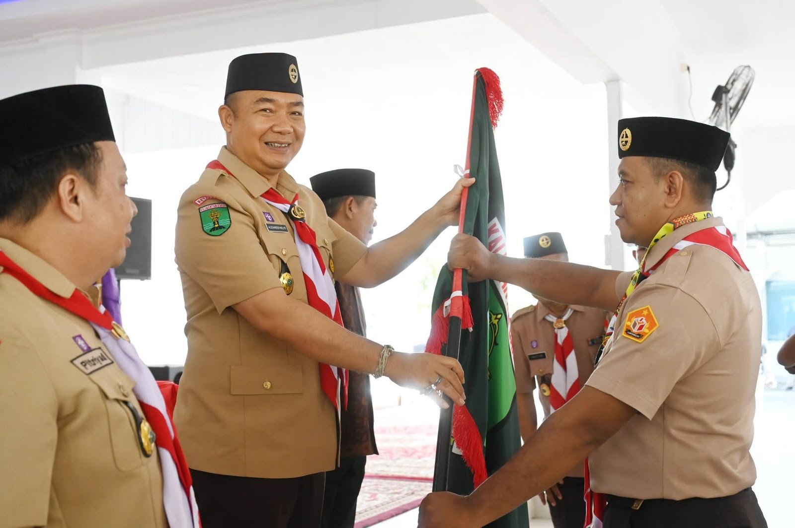 Bupati Ketapang Lantik Pramuka Garuda dan Lepas Kontingen Jamnas XII