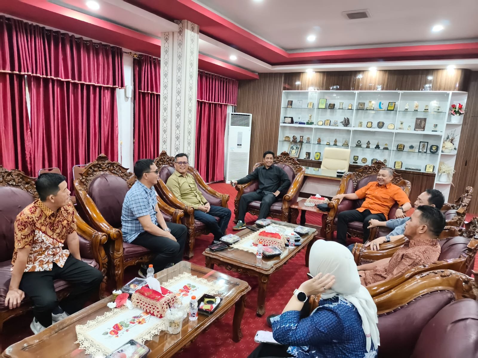 Badan Musyawarah (Banmus) DPRD Kabupaten Sambas melakukan koordinasi dan studi komparatif ke DPRD Kota Pontianak, Kamis (30/7),