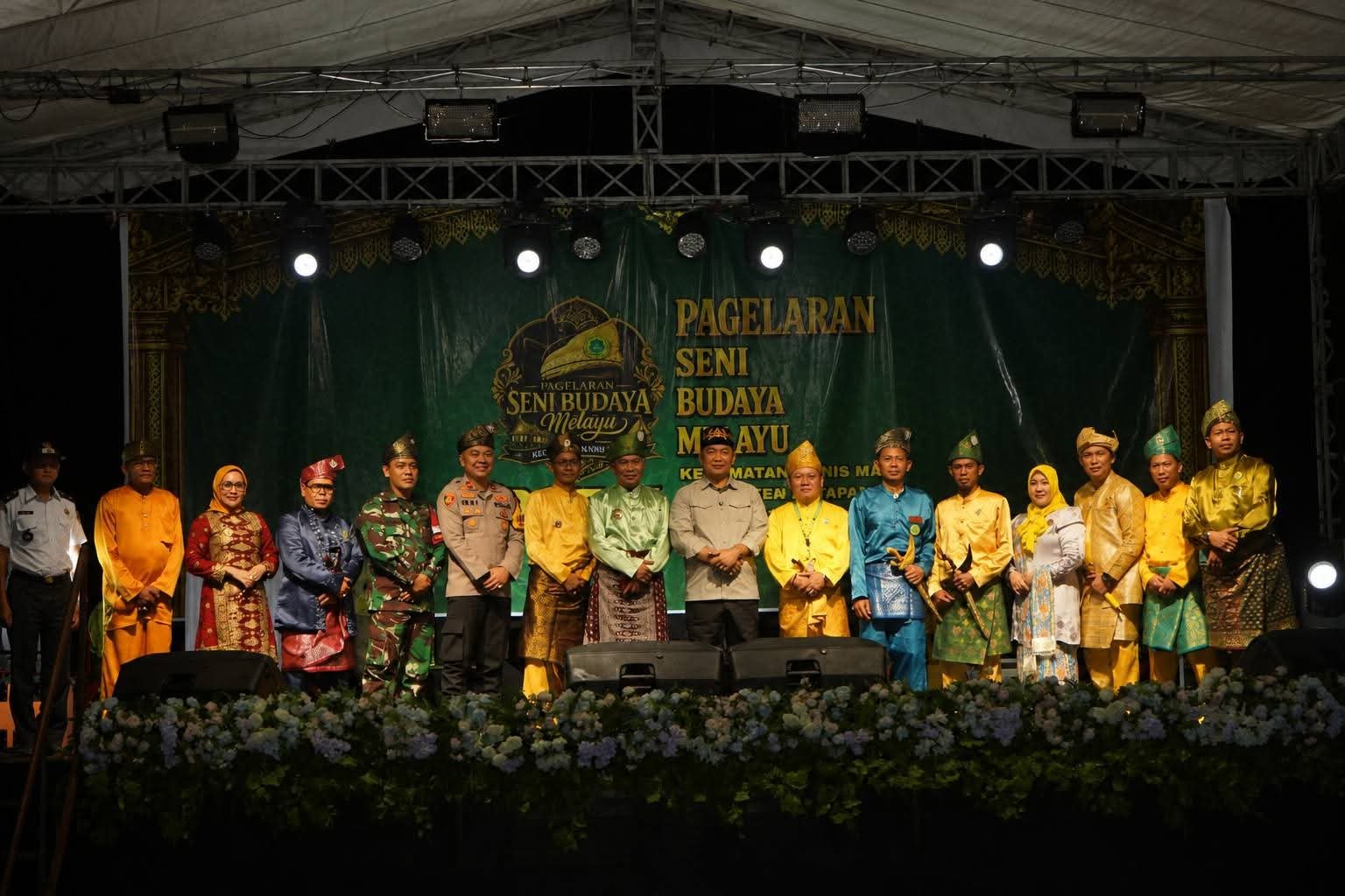 Bupati Ketapang Alexander Wilyo resmi membuka Pagelaran Seni Budaya Melayu (PSBM) Tahun 2026 di Kecamatan Manis Mata, Rabu (29/7).