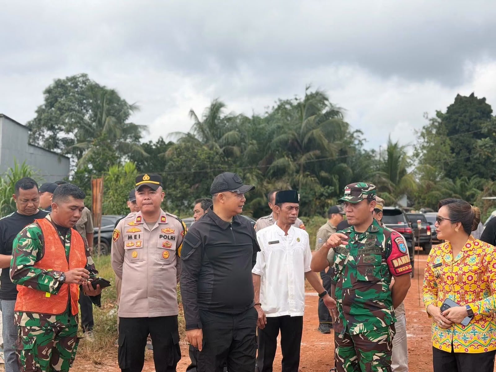 Bupati Ketapang Tinjau Pembangunan Jembatan Garuda di Ratu Elok, Ditarget Rampung Dua Bulan