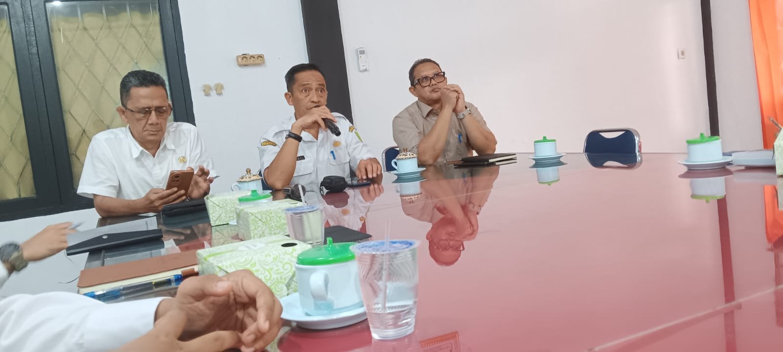 Rapat koordinasi tentang video Hari Jadi Kota Sambas.