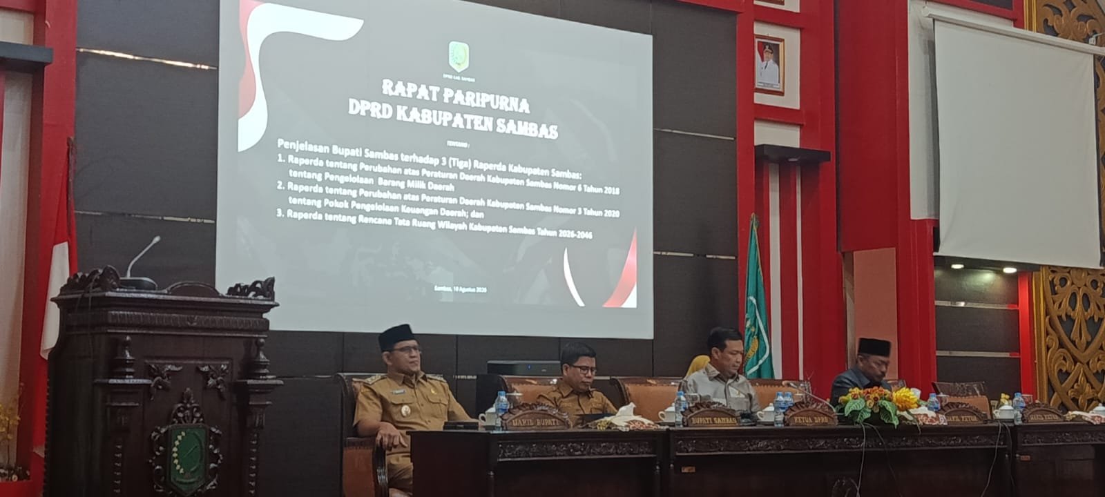 Bupati Sambas ajukan tiga Raperda ke DPRD dalam sidang paripurna yang digelar, Senin 10 Agustus 2026.