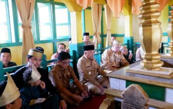 Ziarah ke Makam Opu Daeng Manambon, Wakil Bupati Mempawah Harap Kelancaran Robo-Robo