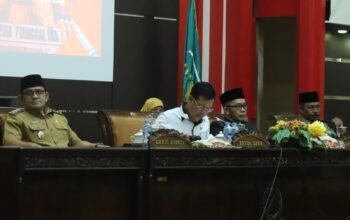 Heroaldi Apresiasi Pandangan Umum Fraksi DPRD terhadap Tiga Raperda