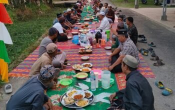 Warga Gang Reformasi Sungai Pinyuh Gelar Doa Bersama dalam Tradisi Robo-Robo
