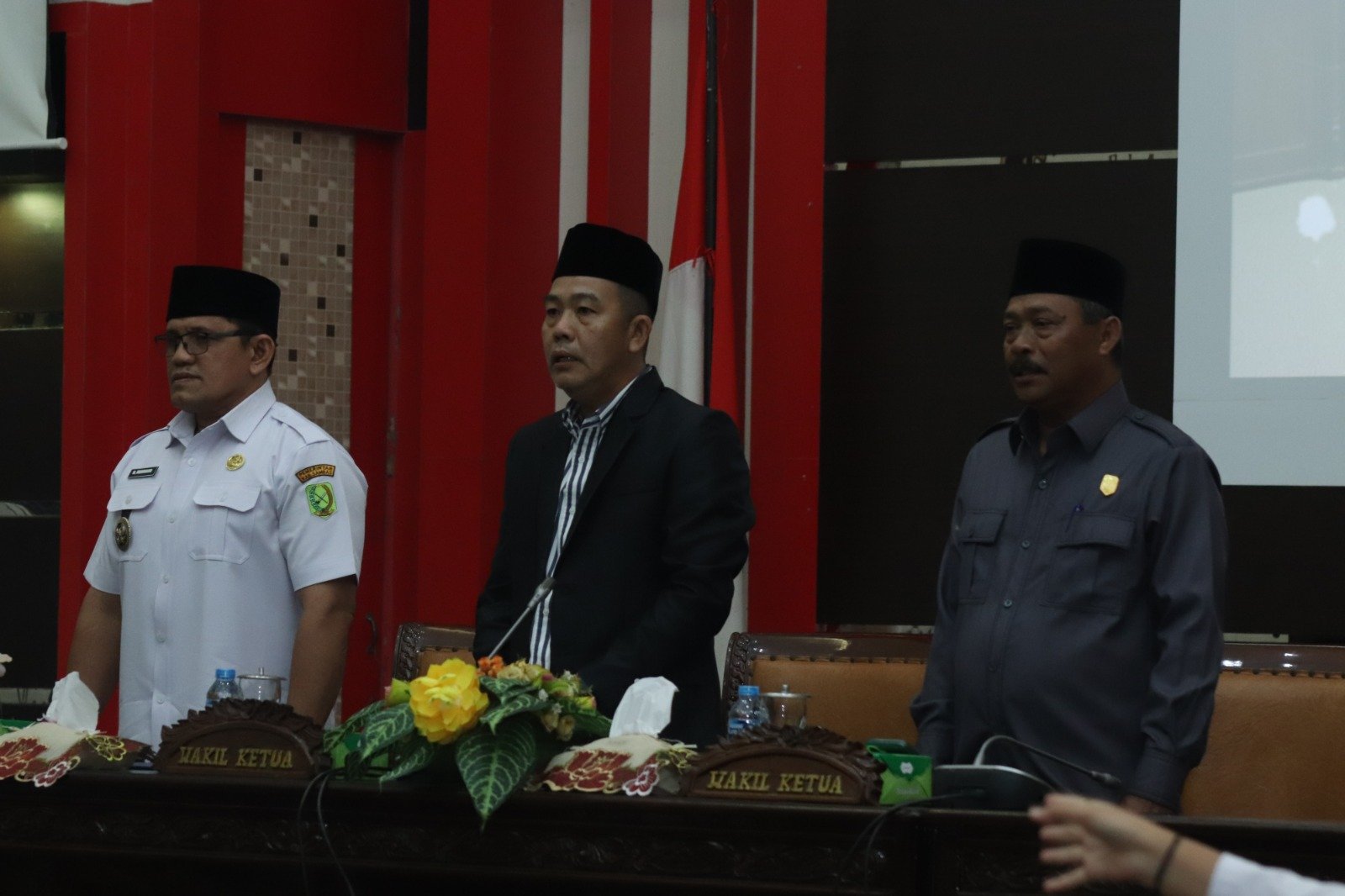 Sidang paripurna DPRD jawaban Bupati Sambas atas Pandangan Umum Fraksi tentang 3 Raperda.