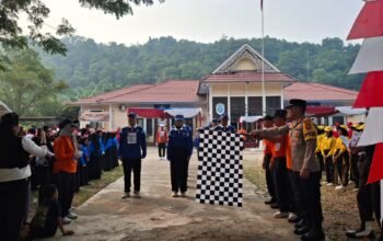 90 Regu Ikuti Gerak Jalan HUT ke-81 RI di Kecamatan Sungai Pinyuh