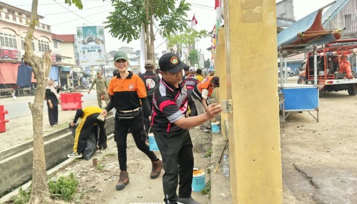 Kolaborasi Kerja Bakti Bersama untuk Negeri Bersihkan dan Poles Terminal Sungai Pinyuh