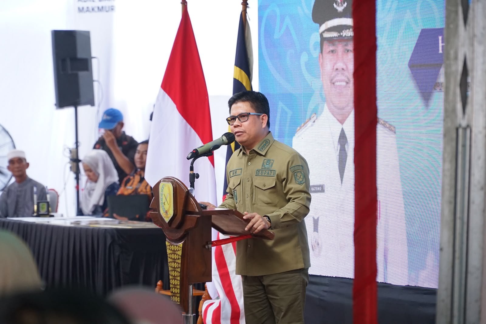 Bupati Sambas Satono dalam momen pembukaan PLB Temajuk