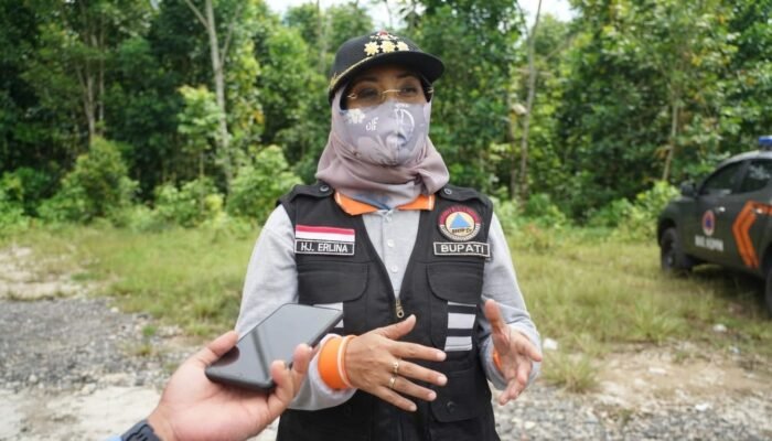 Hadapi Kemarau Panjang, Bupati Erlina Perintahkan Perusahaan di Mempawah Siaga Karhutla