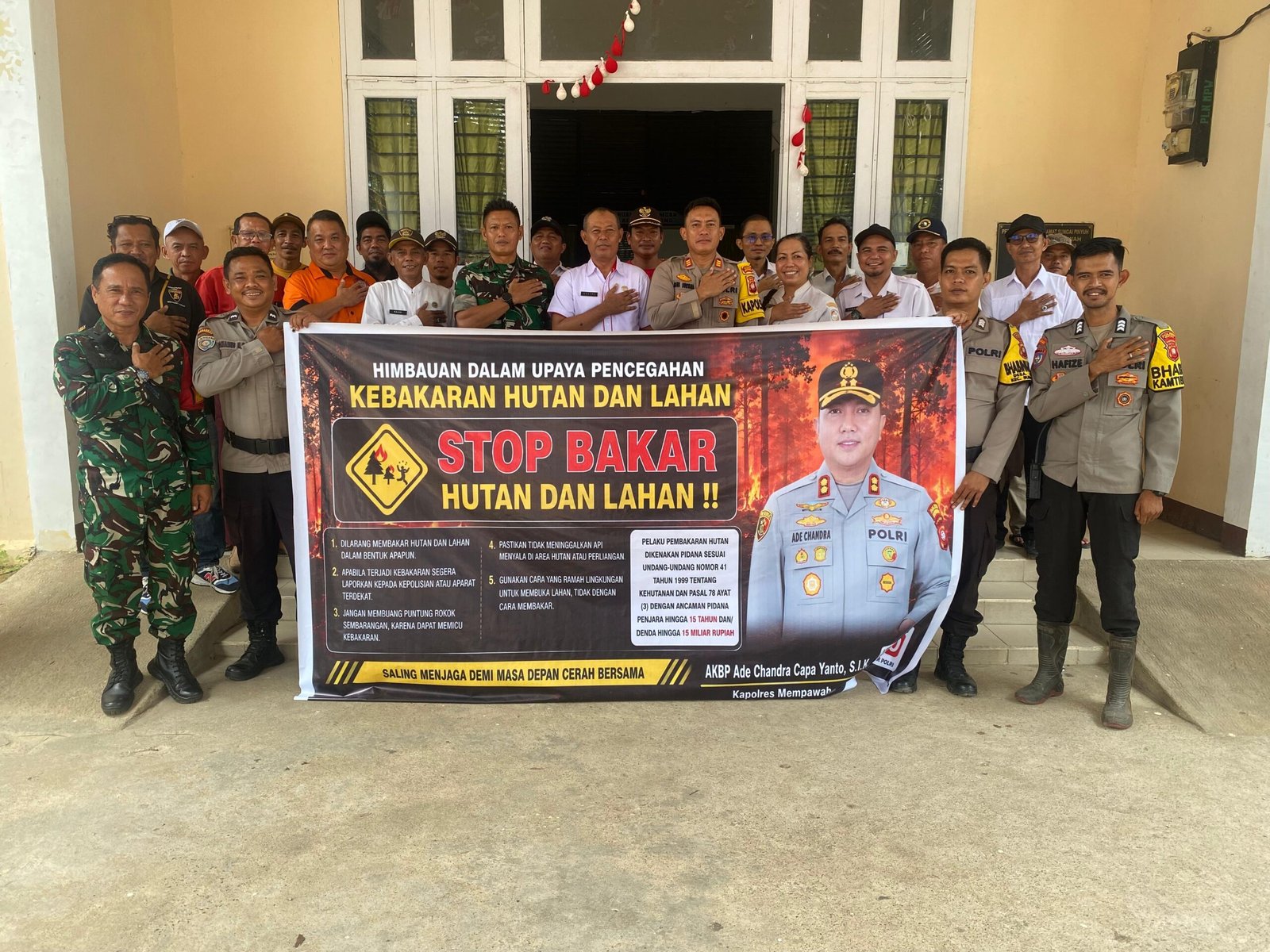 Forkopimcam Sungai Pinyuh rancang strategi penanganan Karhutla, memperkuat sinergi lintas sektoral.