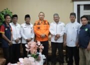 Bupati Ketapang Alexander Wilyo dan pengurus LAZISNU