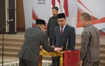 Dr. H. Rachmad Robbi, S.E., M.E., dilantik sebagai Sekretaris Daerah Kabupaten Sambas.