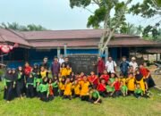 Ferdinan Berterima Kasih, 432 Orang di Kabupaten Sambas Terima PIP Aspirasi MY Esti Wijayati