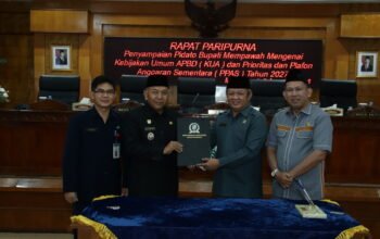 Wabup Juli Sampaikan KUA-PPAS 2027, Ketua DPRD Apresiasi Pemkab Mempawah