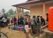 Koramil Sungai Pinyuh Salurkan 5.000 Liter Air Bersih untuk Warga
