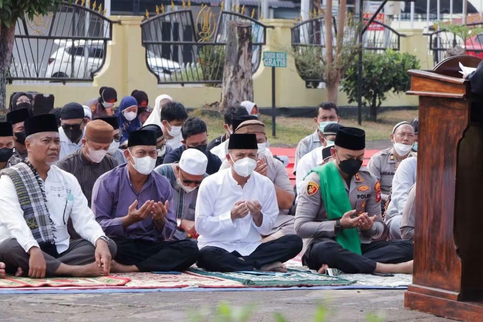 Salat Istiqsa di Ketapang.