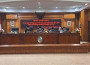 Ketua DPRD Kabupaten Mempawah, Safruddin Asra memimpin sidang paripurna penjelasan Bupati tentang Perubahan APBD 2026.