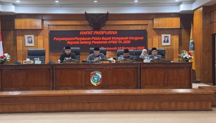 Ketua DPRD Mempawah Pimpin Paripurna Penjelasan Bupati tentang Perubahan APBD 2026