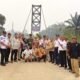 Momen peresmian Jembatan Gantung Lipat Gunting Ketapang.
