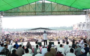 Bupati Erlina Maknai Ceramah UAS di Pinyuh: Pentingnya Persaudaraan dalam Keberagaman